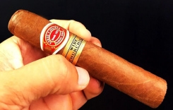 重慶雪茄正規專賣店重慶資深雪茄達人的搭配