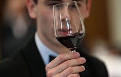 重慶紅酒批發哪里正宗 保稅港區高級侍酒師品酒